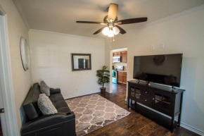 Hays St Cozy Remodeled 2BR/2BA house sleeps 8